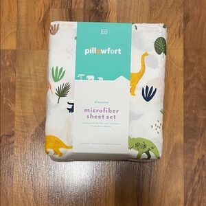 Pillowfort Dinosaur Microfiber Sheet Set - Multicolor